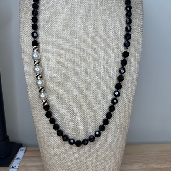 Vintage D.S.C. Swarovski Black Faceted Bead Necklace W/ Gold-Tone & Pearl Accent - Picture 7 of 16